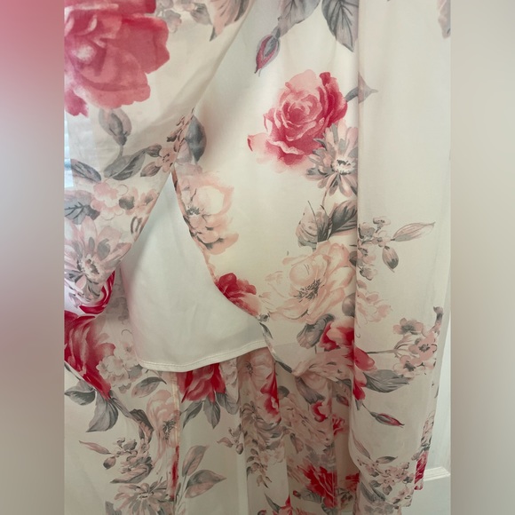 Lily Rose Maxi Dress - Picture 2 of 5